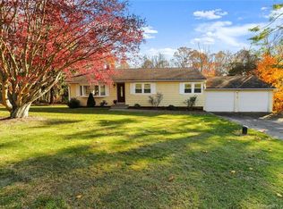 38 New Castle Dr, Shelton, CT