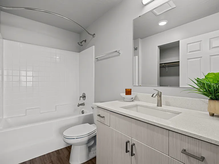 Telluride Apartments — Photo 13