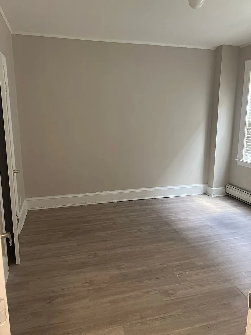 16 EV LLC. — Photo 3