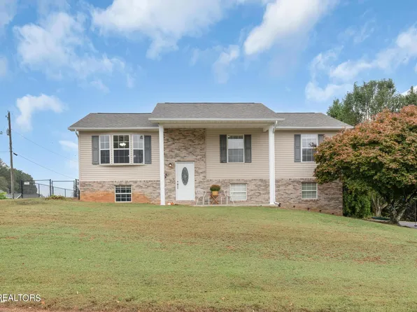 4542 Clifton Ln, Strawberry Plains, TN 37871