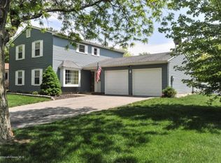 4 Cape Ct, Howell, NJ 07731