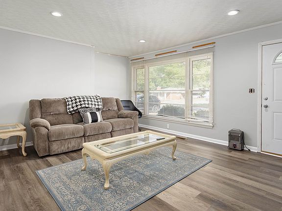 3rd image of 2375 Sherrod Ave