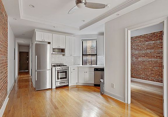 5th image of 556 W 126th St APT 32