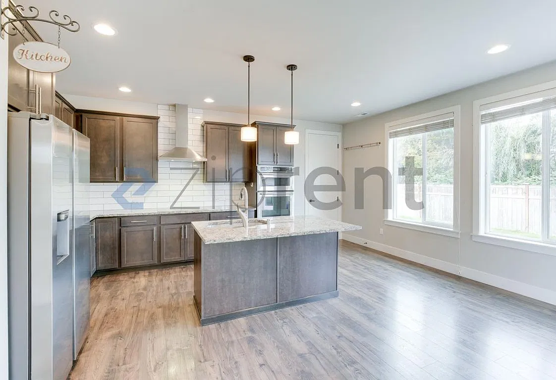 Canyon Village — Photo 4