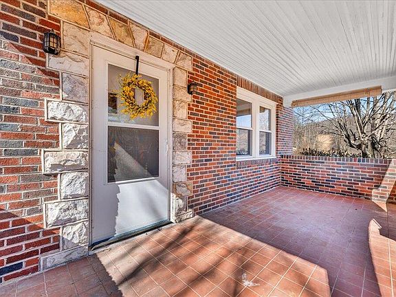 3rd image of 53 Angell Ln