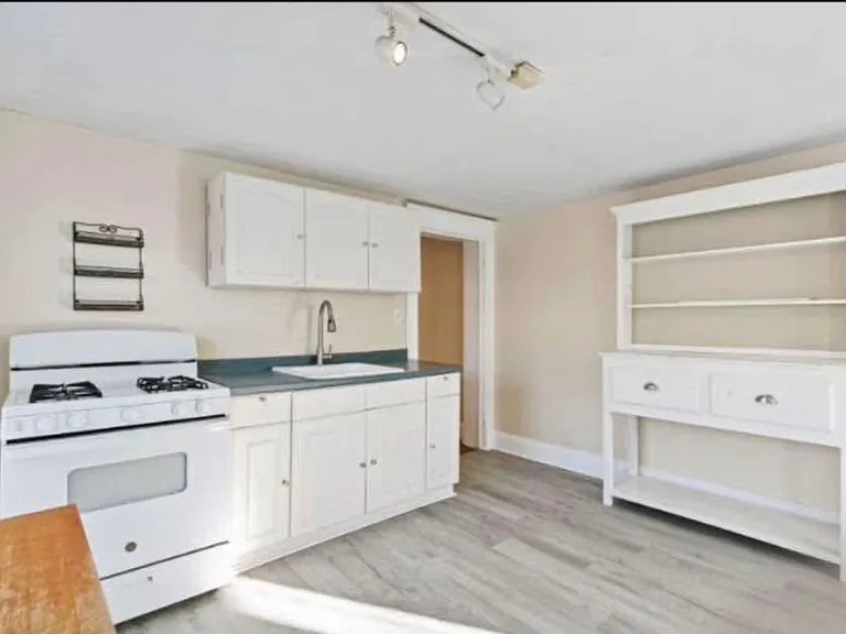2916 Guilford Ave — Photo 10