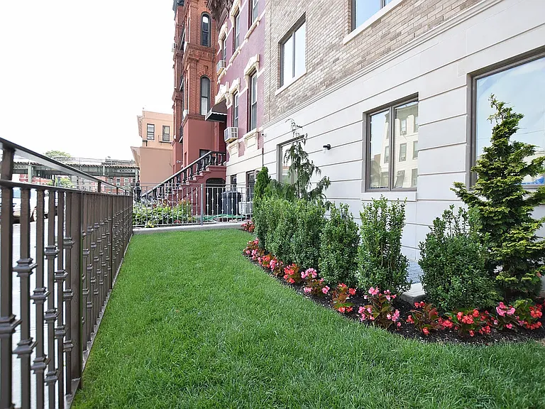 1117 Lafayette Ave #2R — Photo 15
