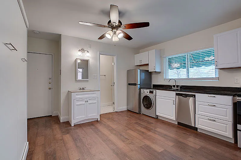 Studio, 300 sqft, $1,100 — Photo 4