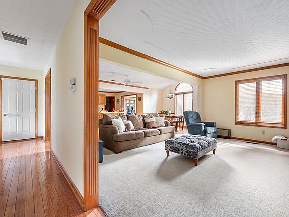 5th image of 7341 Deerfield Dr