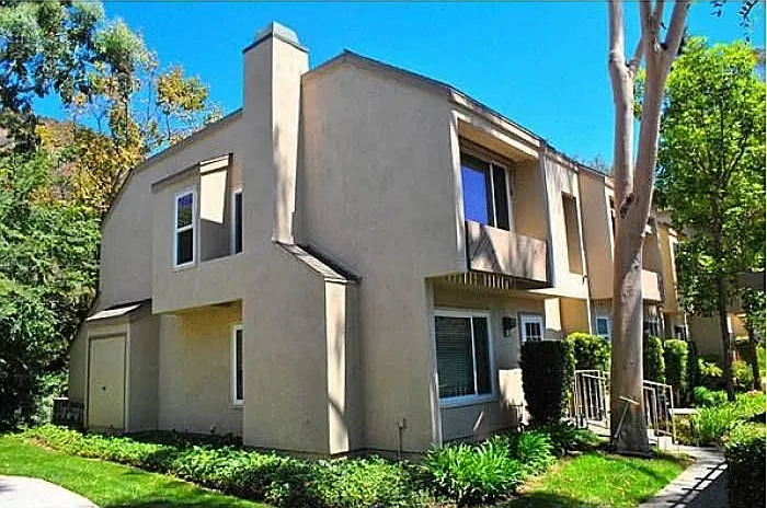 3 bed, 2.5 bath, 1100 sqft, $3,400 — Photo 1