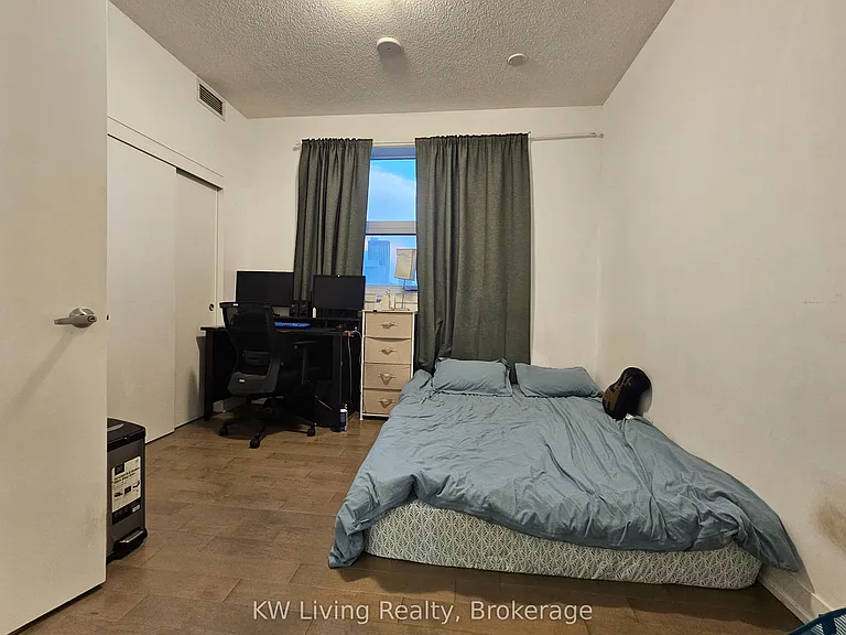 10 Willison Sq #810 — Photo 8