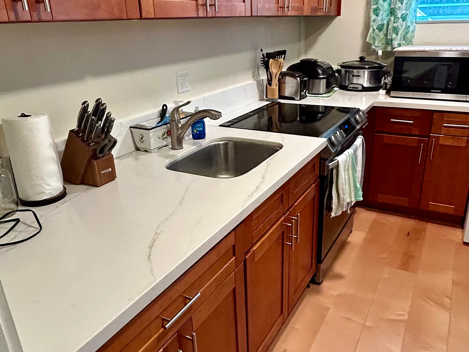 Nahua St, Honolulu — Photo 3