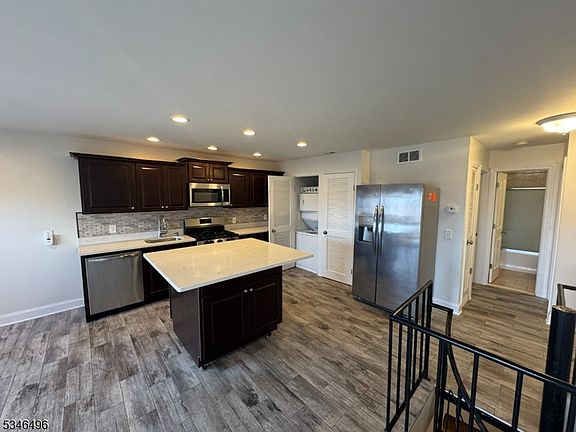 3rd image of 7 Deer Valley Ln Unit 5