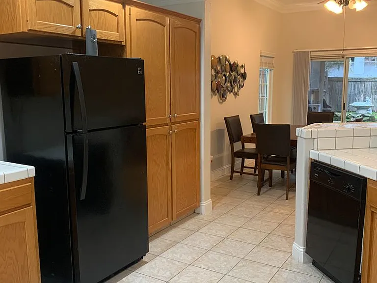 1679 E La Quinta Dr — Photo 12
