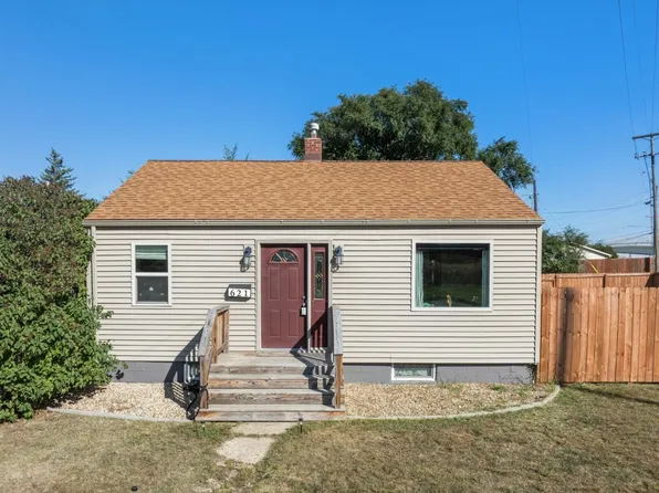 621 13th St SE, Minot, ND 58701