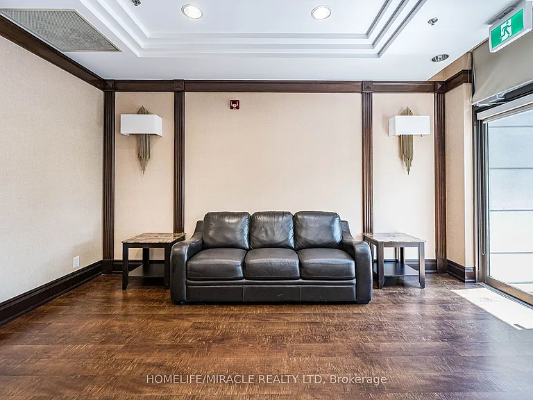 18 Harding Blvd #121 — Photo 38