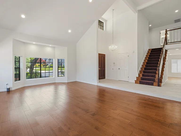 4215 Balcony Dr — Photo 4
