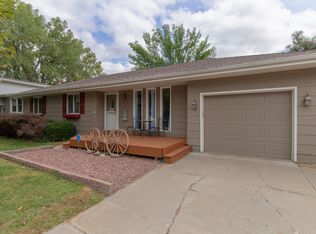 6117 S 135th St, Omaha, NE 68137