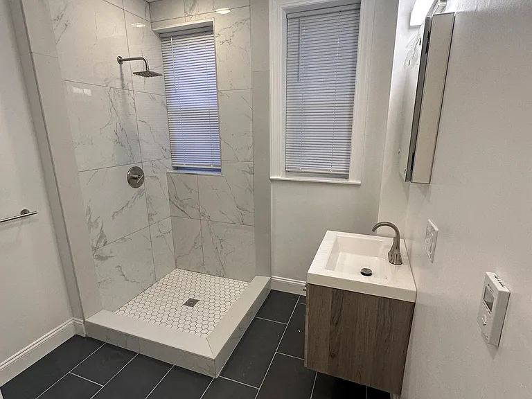 55 Queensberry St #12 — Photo 7