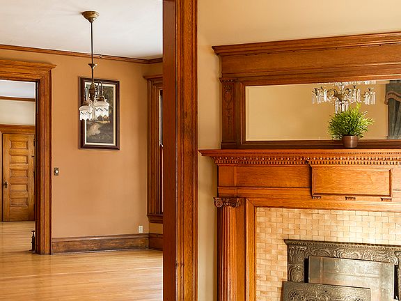 5th image of 483 Ashland Ave