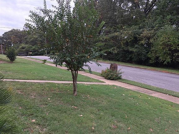 4th image of 1042 Whitehall Pkwy