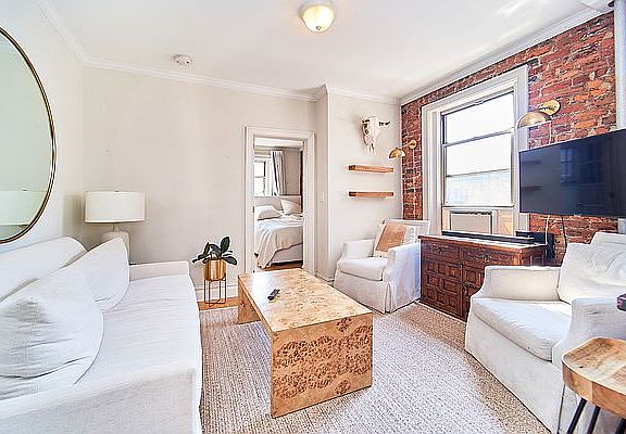 3rd image of 42 Grove St APT 2f
