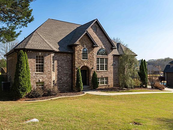 2nd image of 250 Farm Ct