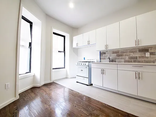 Rented by Rentall Group Inc | media 5