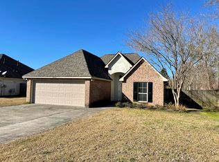 41450 Pecan Cove Dr, Gonzales, LA 70737