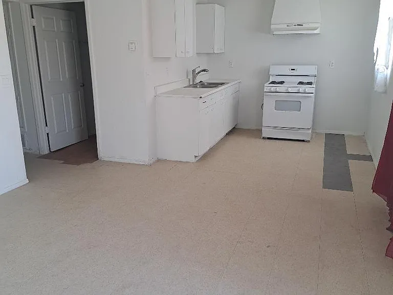 623 NE Davis St #3 — Photo 6