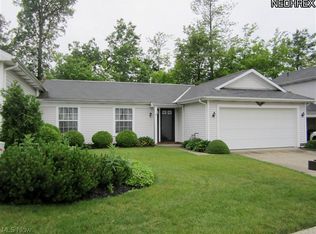 7082 Cross Creek Dr, Mentor, OH 44060