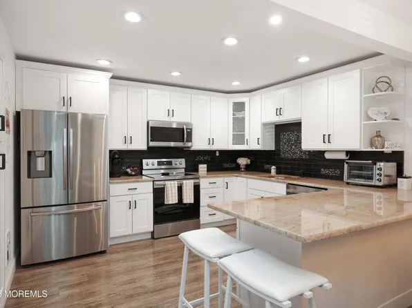 126 Manchester Court, Red Bank, NJ 07701