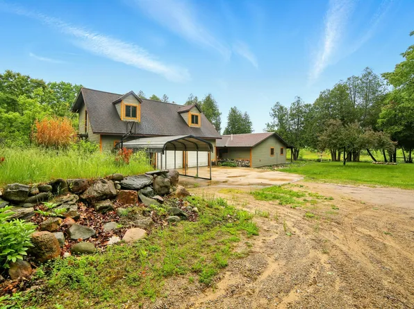 21759 205th Ave, Paris, MI 49338