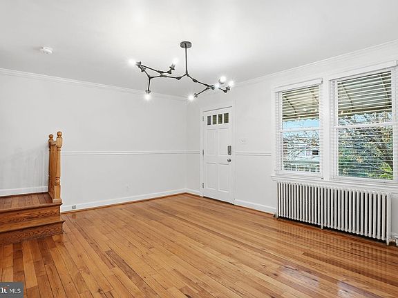 5th image of 742 Congress St SE