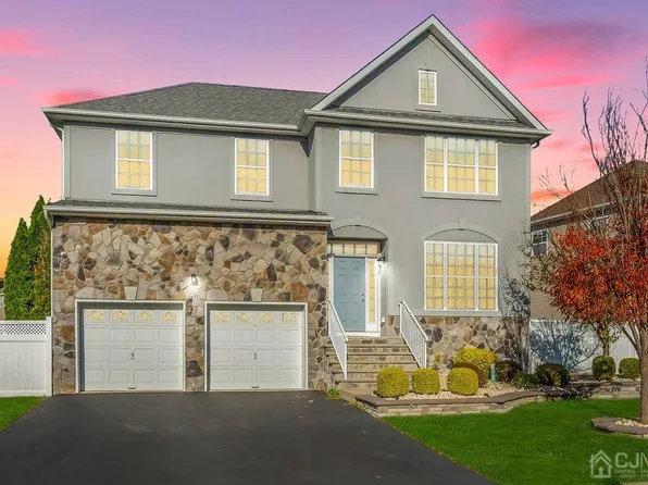 36 Eddington Ln, Monroe Township, NJ 08831