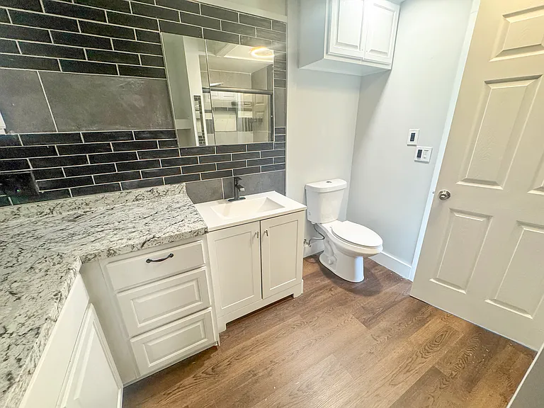 115 Wall St #1 — Photo 4