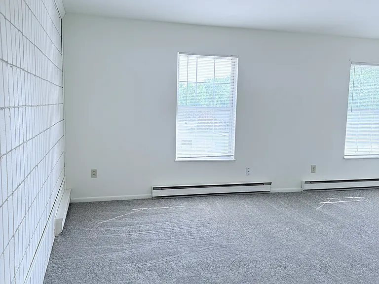 W Northwood Dr — Photo 5