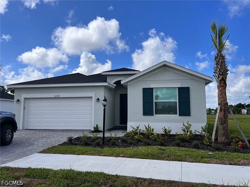 4 bed, 3.0 bath, 2032 sqft, $3,000 — Photo 1
