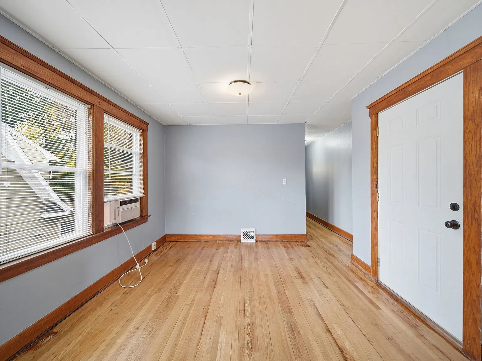 1 bed, 800 sqft, $950 — Photo 2