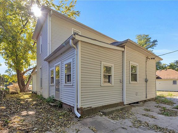 2nd image of 1809 Pacific St