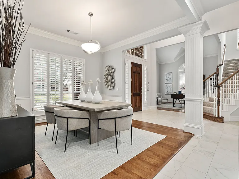 433 Martel Ln — Photo 4