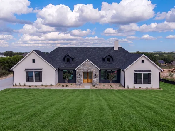 244 Martin Dr, Granbury, TX 76049