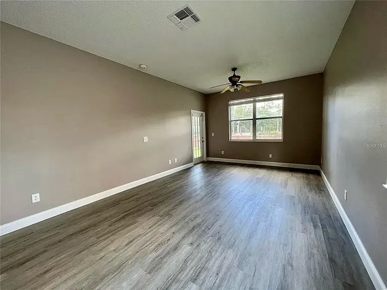 196 Hanging Moss Dr — Photo 9