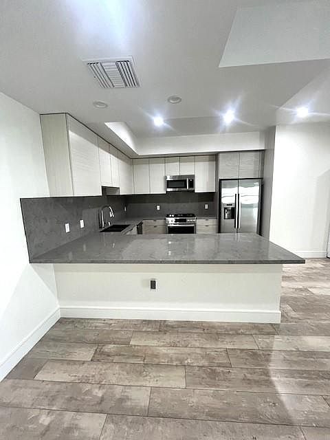 1st image of 1946 Overland Ave #303