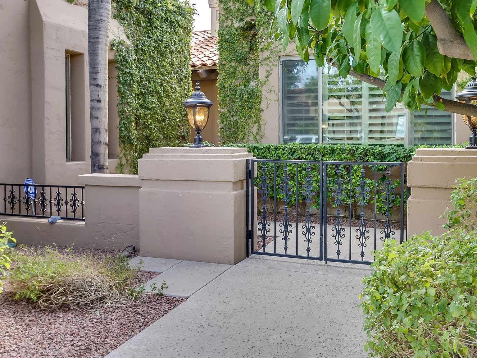 2 bed, 2.0 bath, 1762 sqft, $3,500 — Photo 3