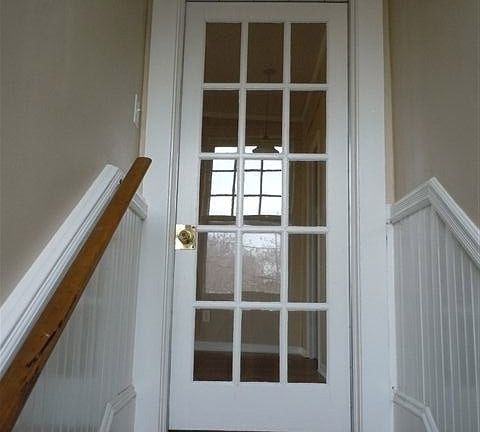 door to liv. room