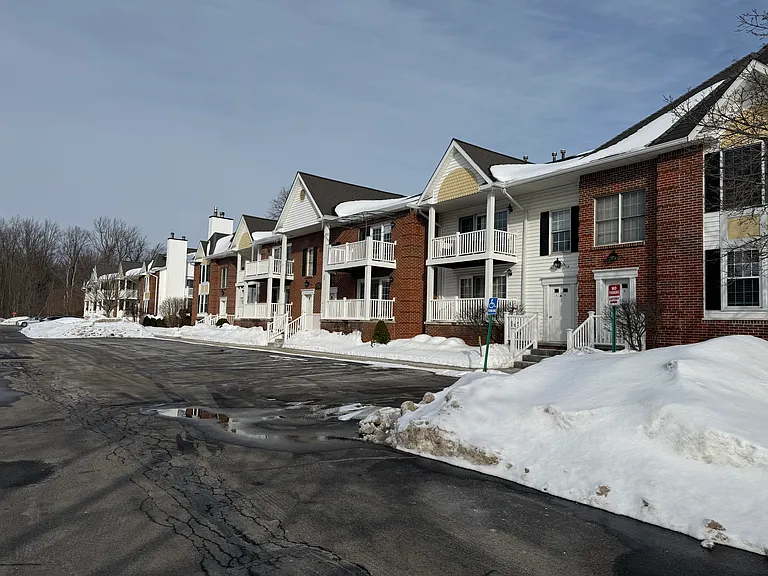930 Hopkins Rd #E — Photo 11