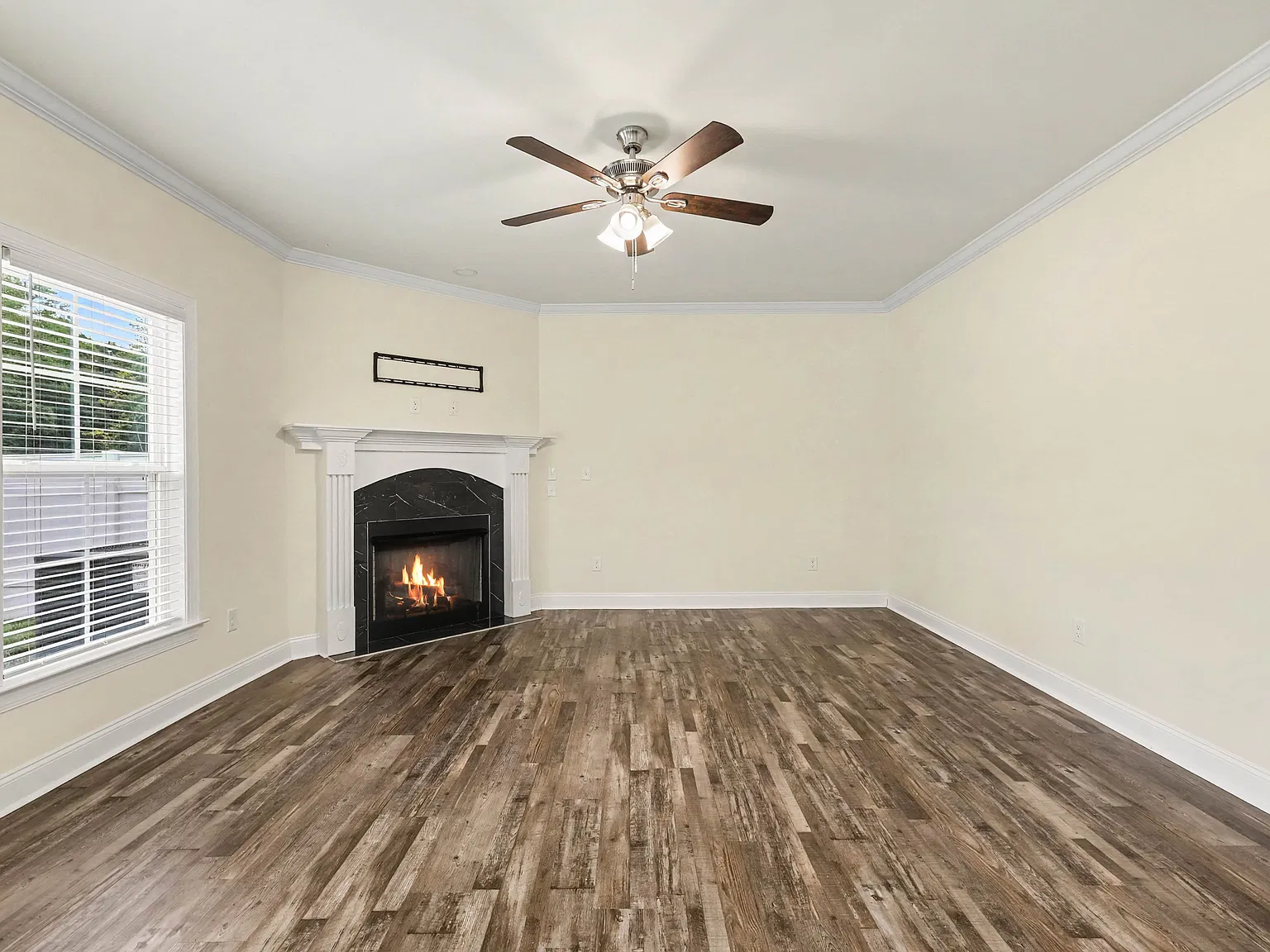 5 bed, 2754 sqft, $2,900 — Photo 4