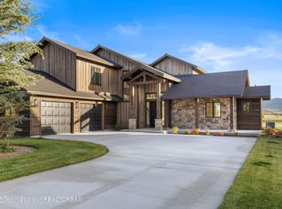 555 Silver Fox Ln, Victor, ID 83455