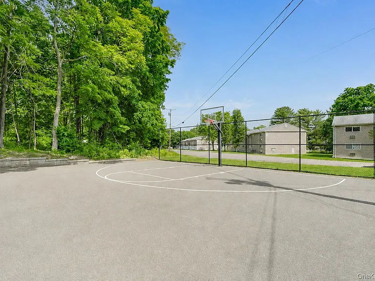 5 Fishkill Glen Dr #B — Photo 12